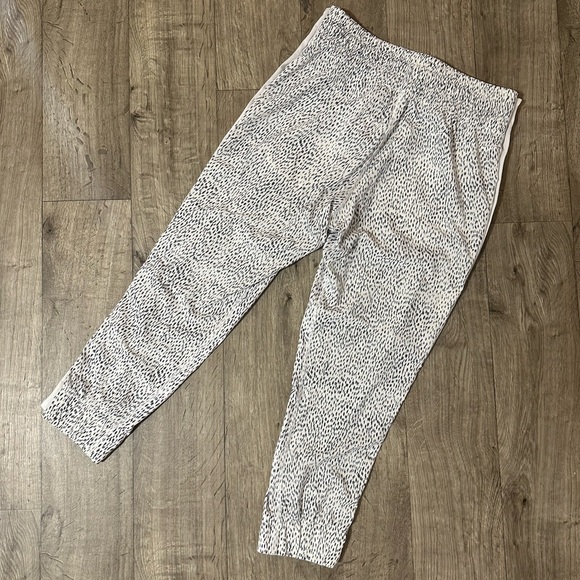 Lululemon Tearaway Pant in Dottie Dash Black/White Size 4 VGUC - Picture 4 of 16